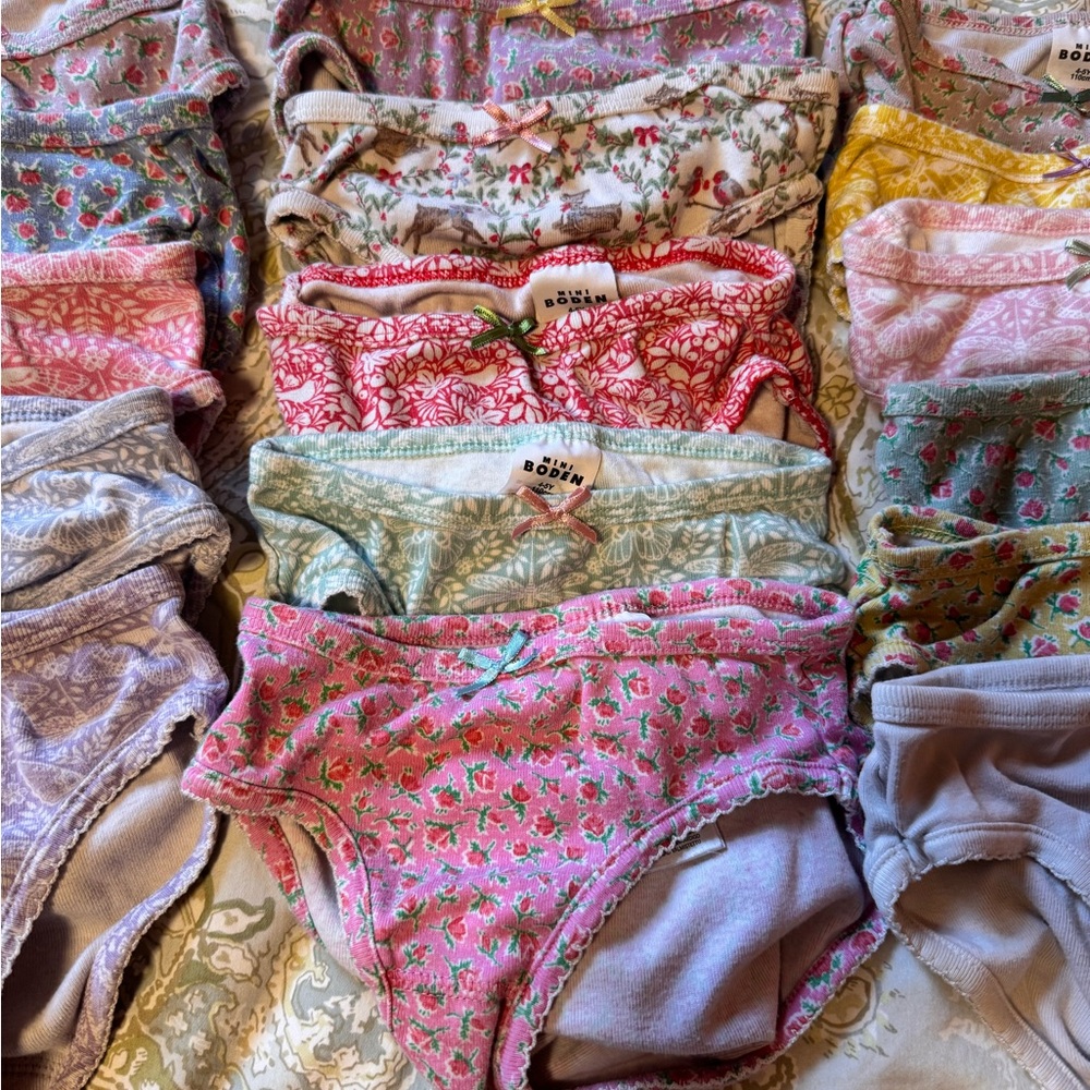 Mini Boden  Girls' Underwear size 4-5